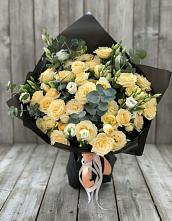 Букет цветов из:  Розы и Лизиантусы #REPLACE_PRED# Медведь