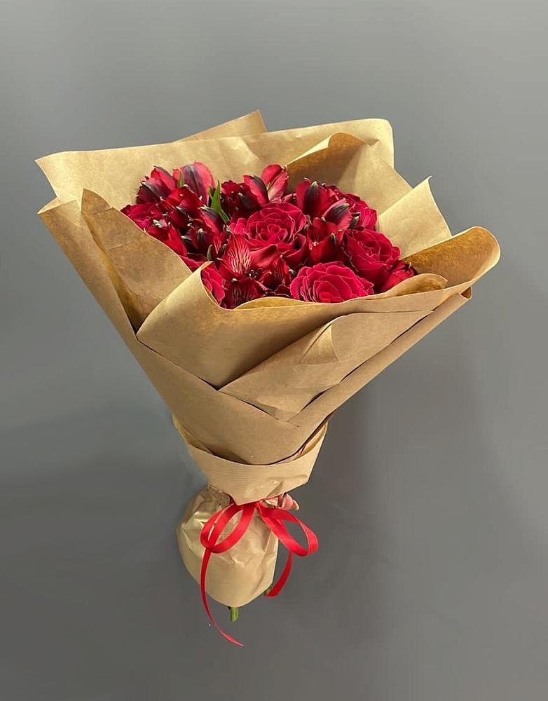 Букет цветов из: Альстромерии и Розы в Медведь