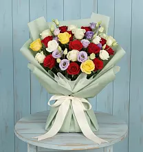Букет цветов из:  Розы в Медведь