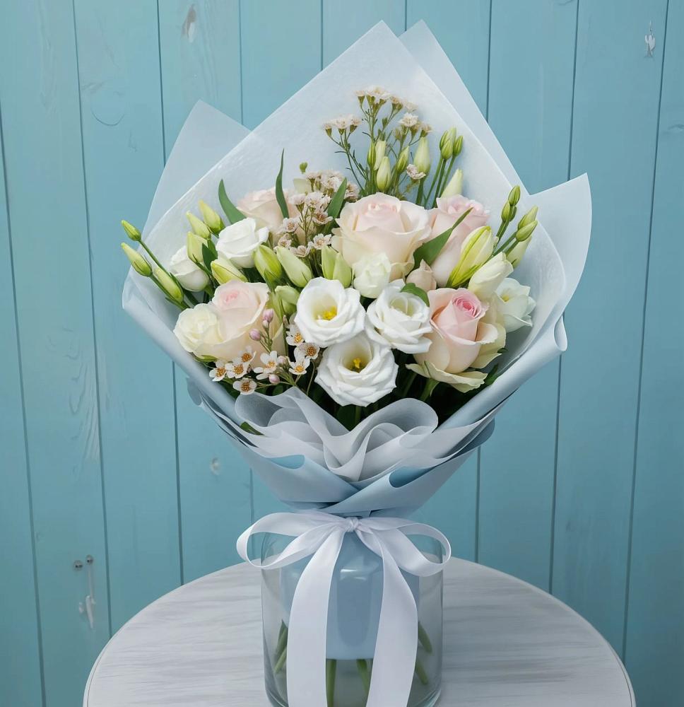 Букет цветов из: Розы и Лизиантусы в Медведь