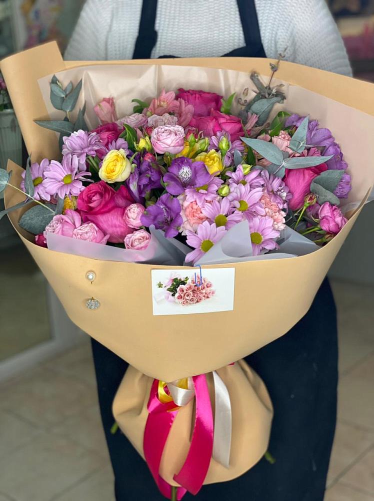 Букет цветов из: Хризантемы, Гвоздики и Альстромерии в Медведь