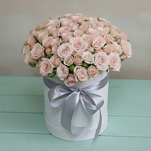 Цветочная композиция из Розы в шляпной коробке в Медведь