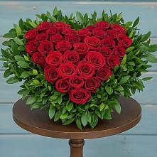 Цветочная композиция из Розы в виде сердца в Медведь