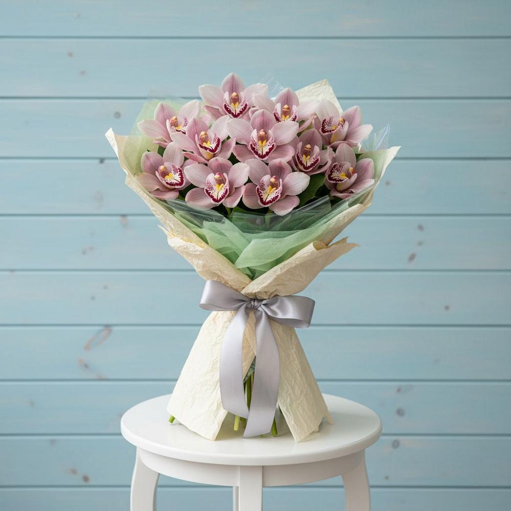 Букет цветов из: Орхидеи и Розы в Медведь