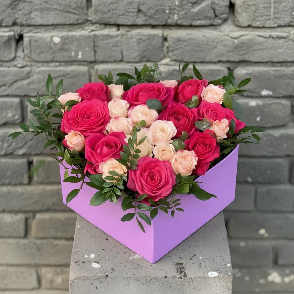 Цветочная композиция из Розы в коробке в Медведь