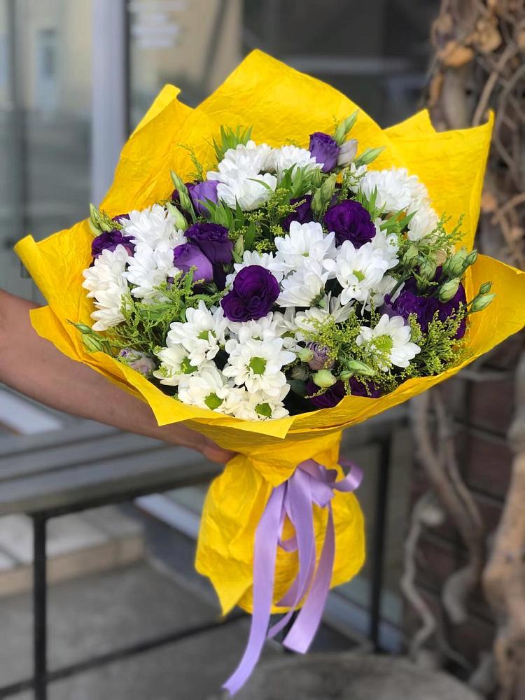 Букет цветов из: Ирисы, Хризантемы и Ромашки в Медведь