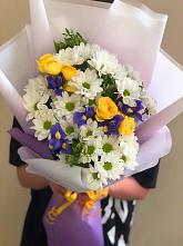 Букет цветов из:  Ирисы, Хризантемы и Розы #REPLACE_PRED# Медведь