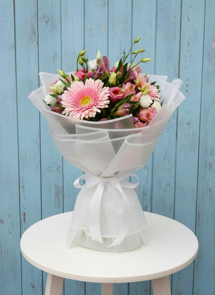 Букет цветов из: Герберы, Альстромерии и Лизиантусы в Медведь