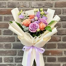 Букет цветов из:  Лизиантусы и Розы в Медведь