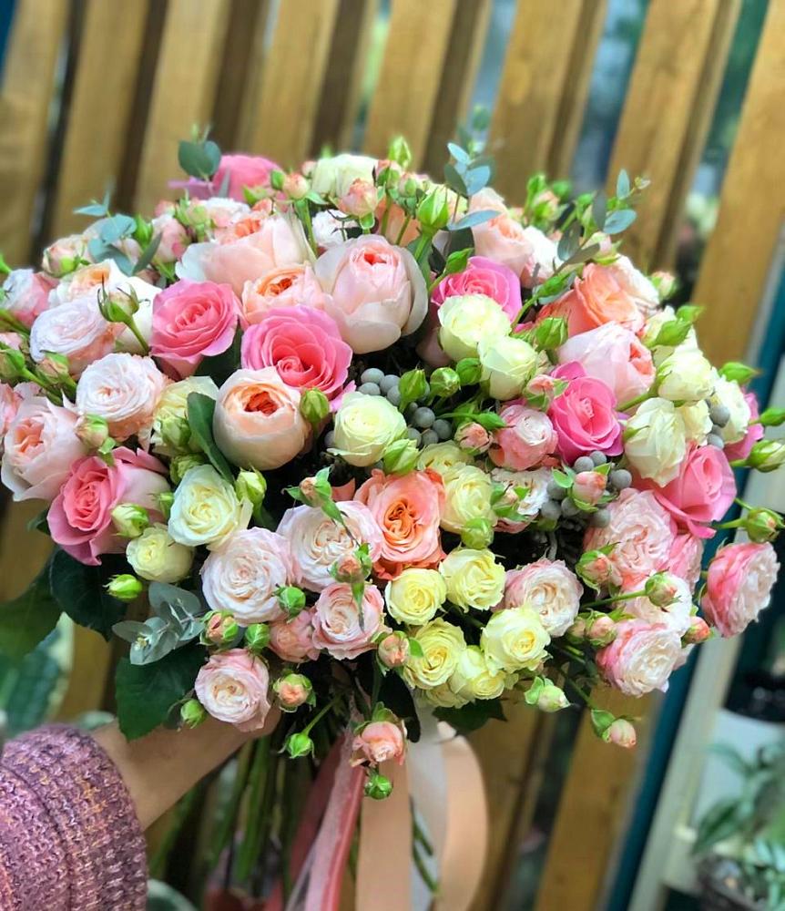 Букет цветов из: Розы в Медведь