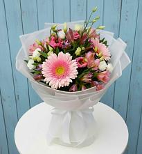 Букет цветов из:  Герберы, Альстромерии и Лизиантусы #REPLACE_PRED# Медведь