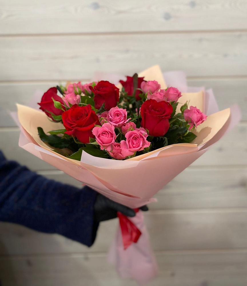 Букет цветов из: Розы в Медведь