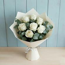 Букет Белые розы в Эвкалипте в Медведь