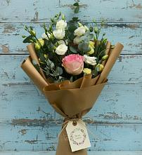 Букет цветов из:  Розы и Лизиантусы #REPLACE_PRED# Медведь