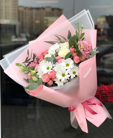 Букет цветов из: Розы, Лизиантусы и Хризантемы в Медведь